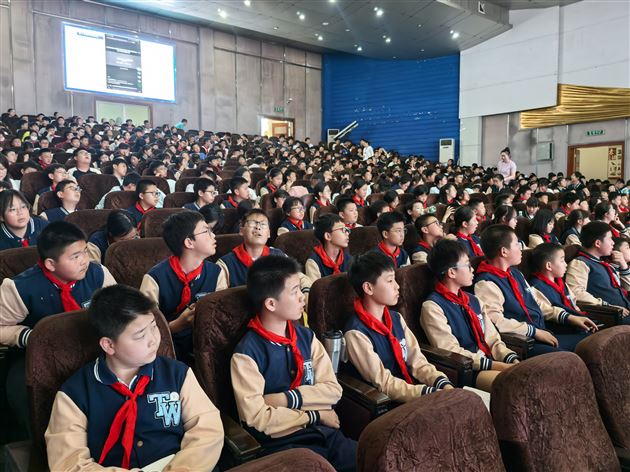 家校联动筑防线 安全用电护成长——记棠外附小六年级家长义工课堂