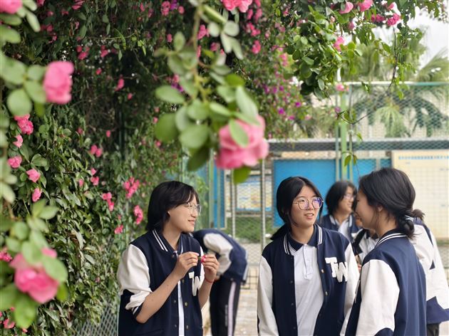 十载蔷薇绽芬芳  生命教育促成长