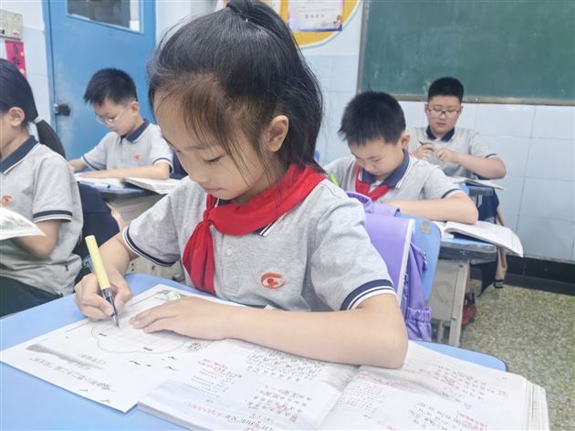 棠外附小第二十二届“阳光杯”硬笔书法比赛圆满收官