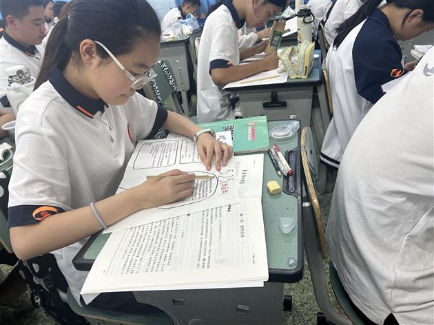 心灵绘彩 青春向阳——棠外初中2025“525我爱我”心理健康节系列活动（四）