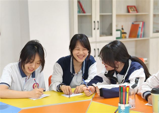 从色彩到心灵，创意表达“我爱我”——棠外高中2025年“5·25我爱我”心理健康节系列活动（五）