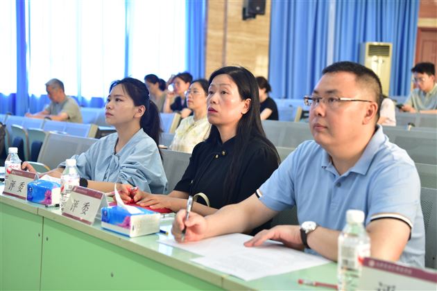 以理念为帆 筑育人之基——成都市第十一届中小学班主任技能大赛决赛（中学 3 组）在我校圆满收官 