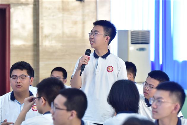 以理念为帆 筑育人之基——成都市第十一届中小学班主任技能大赛决赛（中学 3 组）在我校圆满收官 (