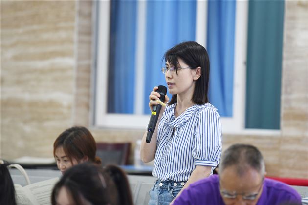 参会教师课后研讨