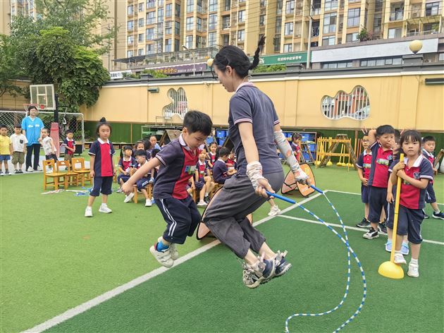 绳彩童年 跃动未来——棠湖仁智幼儿园举行首届大班跳绳比赛