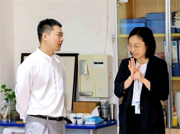 高效休息与正念训练——棠外成功承办双流区中学教师心理团辅活动