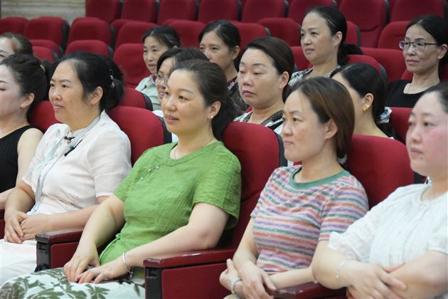 凝心聚力迎期末 多措并举保平安——棠外初中开展生活老师职业技能培训暨公寓精细化管理教研活动