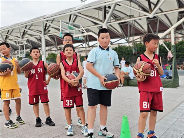 缤纷课程点亮校园 多元展示见证成长——棠外附小举行非舞台兴趣班展示活动 