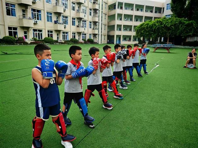 缤纷课程点亮校园 多元展示见证成长——棠外附小举行非舞台兴趣班展示活动