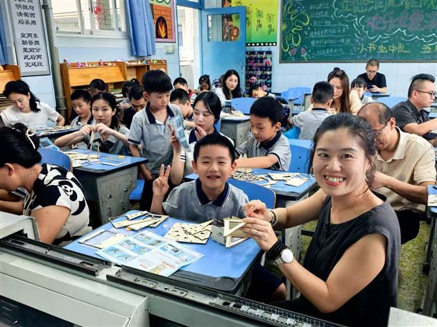 缤纷课程点亮校园 多元展示见证成长——棠外附小举行非舞台兴趣班展示活动 