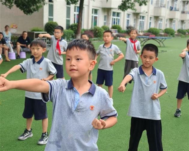 缤纷课程点亮校园 多元展示见证成长——棠外附小举行非舞台兴趣班展示活动 