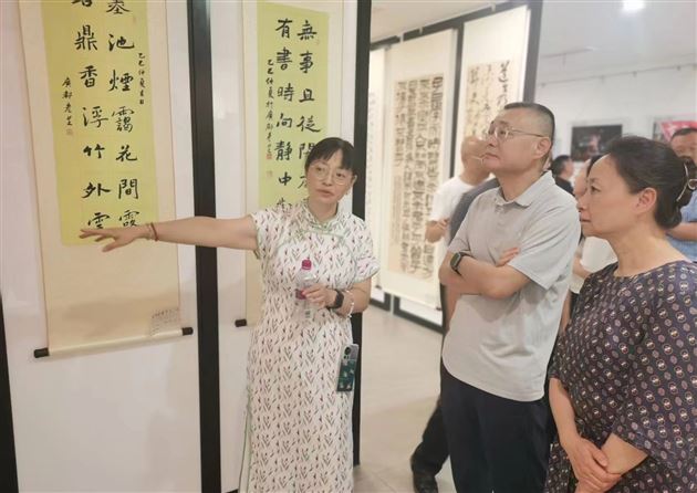 三尺讲台育桃李 一纸墨韵贺华章——棠外初中书法教师郭彦参展双流区政协成立60周年书法联展 