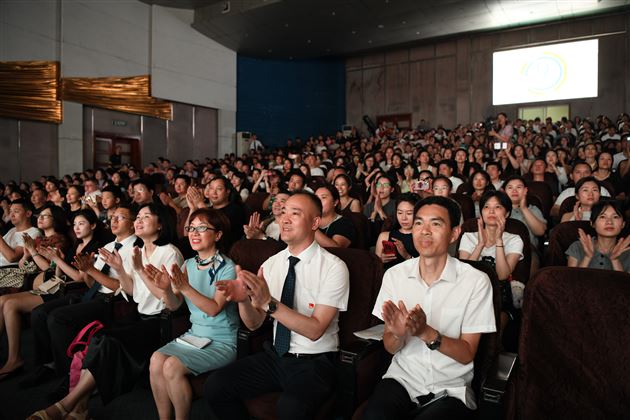 以爱为名，赴星河之约——棠外附小隆重举行2025届毕业典礼 