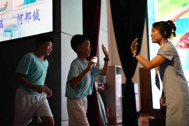 以爱为名，赴星河之约——棠外附小隆重举行2025届毕业典礼 