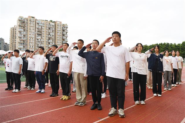 展军训成果 扬青春志气——棠外高2025级国防教育汇报表演暨队列队形比赛圆满落幕