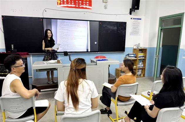 “艺”路前行  “体”教相融——棠外初中新学期音体美学科专题培训讨论活动顺利开展