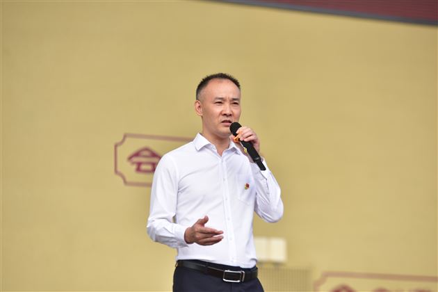 笃行青春路 奋发筑脊梁——棠外附小隆重举行2025-2026学年度上期开学典礼