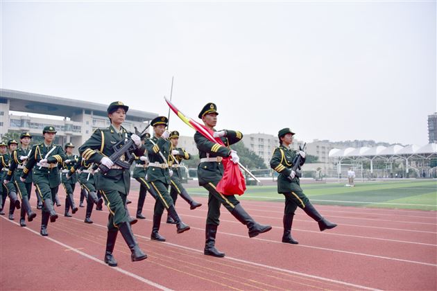 铭记荣光 逐梦新程——棠外初中举行2025-2026学年度开学典礼