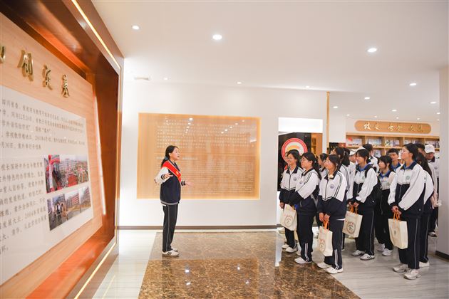 同播石榴籽 共筑中国梦——甘肃民族地区·西南民族大学·成都棠湖外国语学校 各族青少年手拉手交流活动