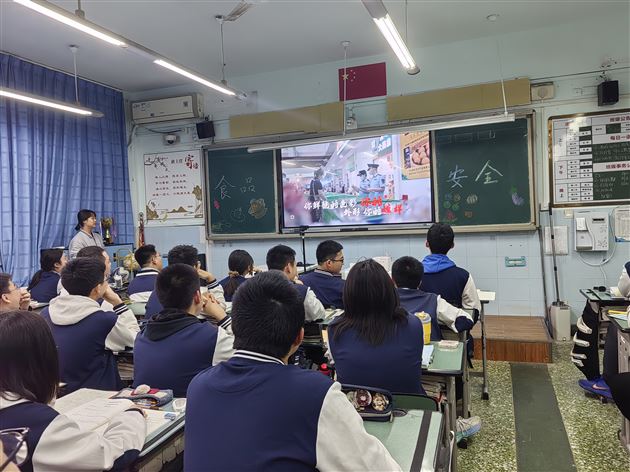 从“外卖党”到“食堂粉”：一场关于舌尖的青春觉醒——棠外高中开展“食品安全”主题班会