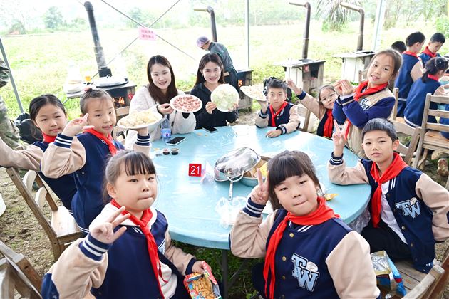 走进秋日庄园 品味劳动之趣——棠外附小二、三年级学生“沉浸式”研学活动