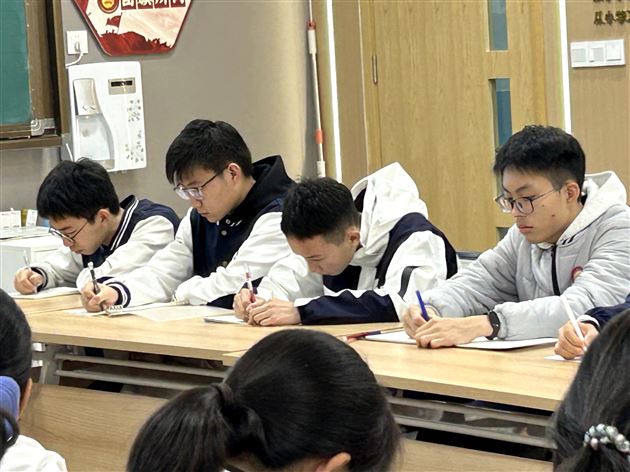 小岗位大担当， 解锁公寓温暖管理新模式——棠外高中德育安全处举行公寓楼层长工作培训会