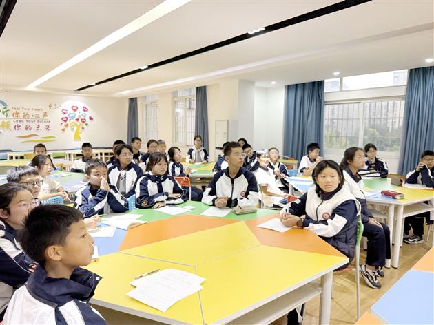 棠外初中袁成、姚静老师受《教育导报》邀请深度解读“心理十条”政策