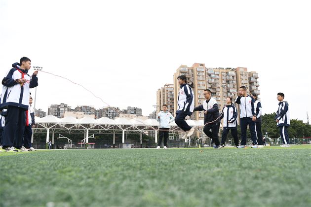 欢乐共绽放 活力满校园——棠外初中第十二届师生集体趣味运动会顺利举行