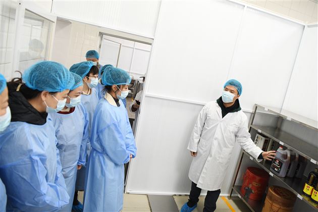 家校同心，“食”刻守护——成都棠湖外国语学校顺利召开2025-2026学年度膳食管理家长委员会第一次会议