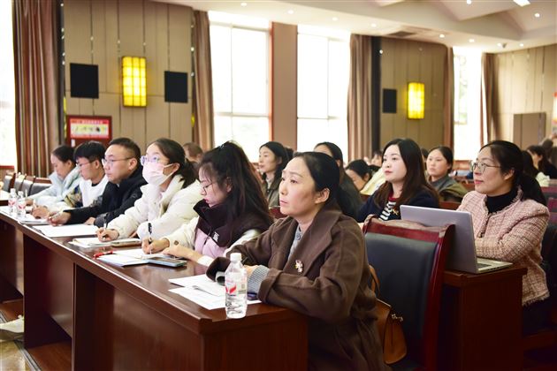 以赛促研强技能 德心共育显担当