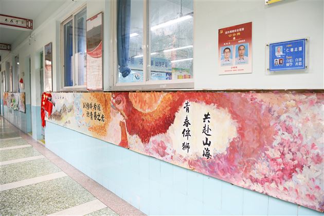 厚植榜样力量 砥砺青春前行——棠外高中开展“以榜样为炬，燃青春之光”系列育人活动