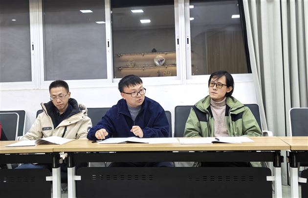 学员汇报亮课题思路 导师指导解撰写难题——棠外附小刘旭名师工作室专题授课赋能成长