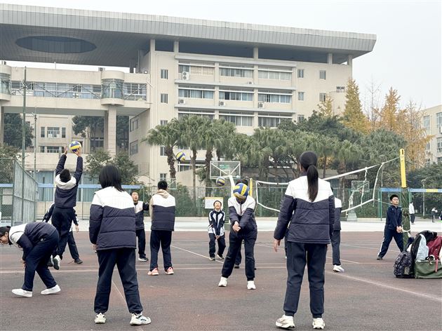 沐川县中小学体育甘东彬工作室赴棠外观摩学习 