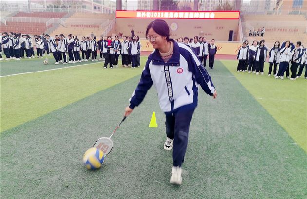 棠外初2023级召开冬季趣味运动会