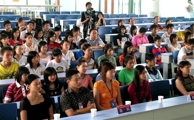 剑桥高中开学典礼会场（五）