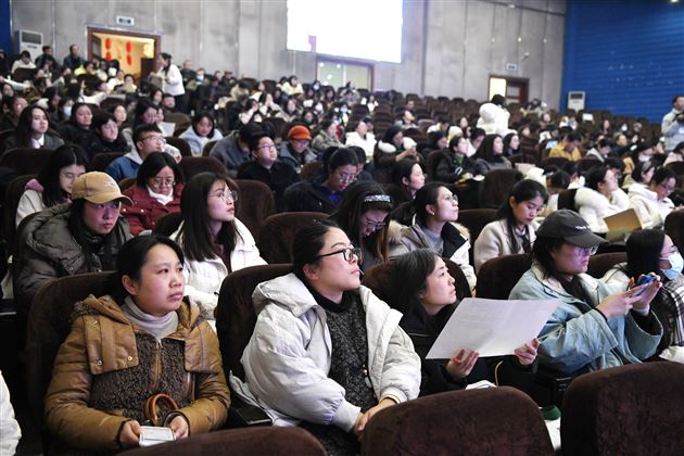 棠外成功承办成都市高一年级语文教学研讨会 