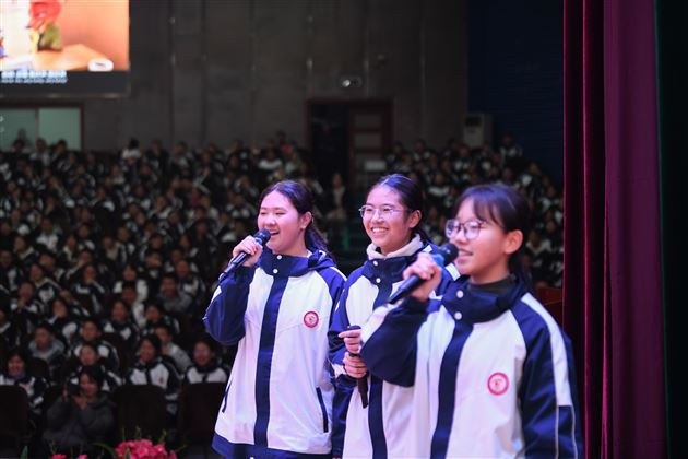 棠外初2024级开展英语配音比赛