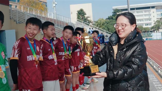 棠外足球再夺双流区校园足球联赛超级组小初高冠军