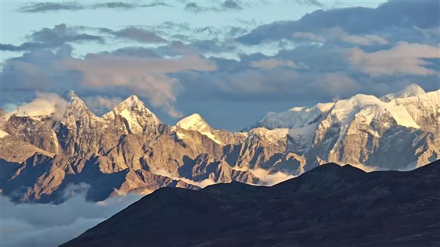 10班 曾天语 《金山》