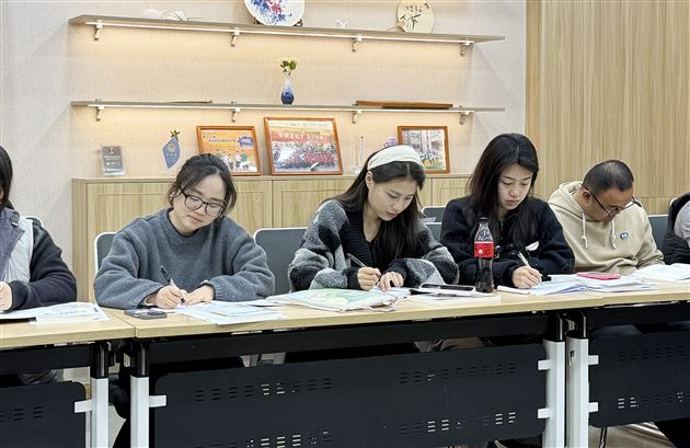 棠外附小开学首场培训：以研促教，筑牢教师成长根基