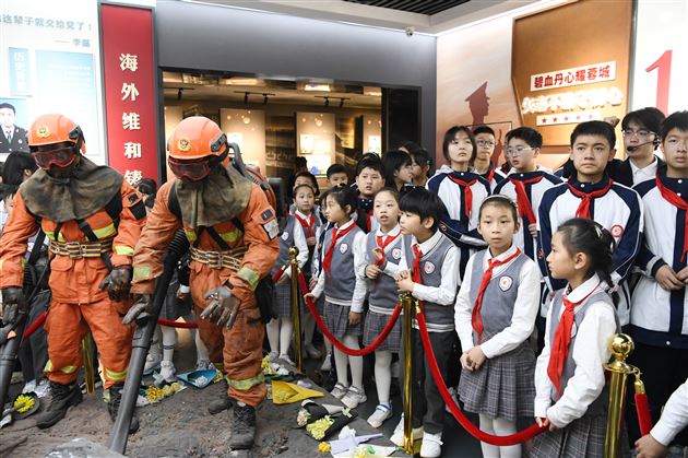 成都棠外“追寻·2026·清明祭英烈”主题教育活动