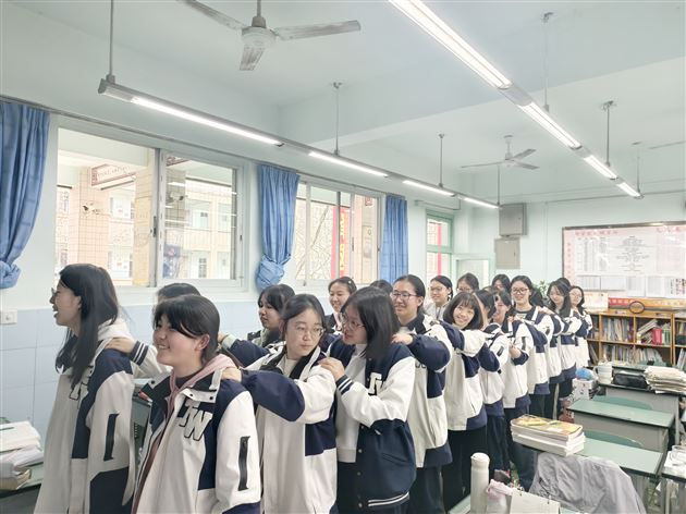 棠外高中开展“赋能高三，破局‘高原’”主题心理健康团体活动 (2).jpg