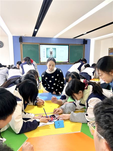 棠外高中开展“赋能高三，破局‘高原’”主题心理健康团体活动 (1).jpg