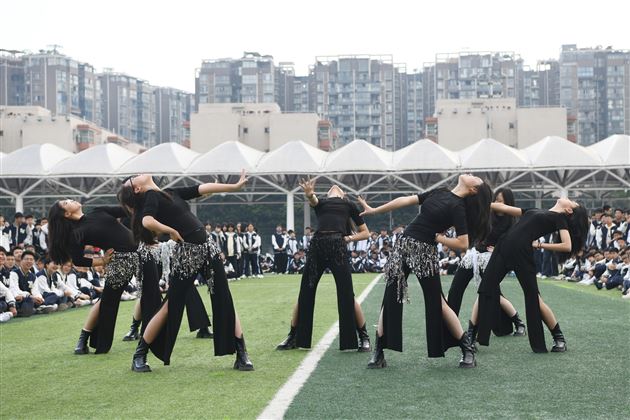 棠外高中“多威杯”第二十二届师生田径运动会圆满举行