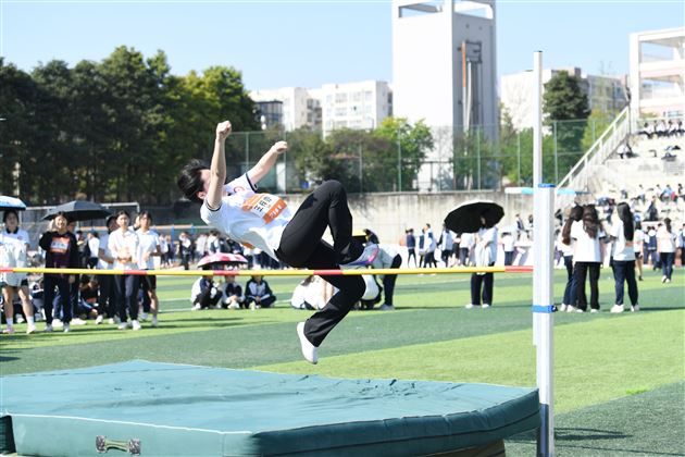 棠外高中“多威杯”第二十二届师生田径运动会圆满举行