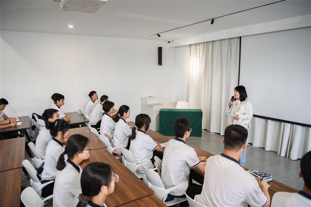 棠外高中青年学生党校专题培训暨2026年“五四”青年节特别主题团日活动