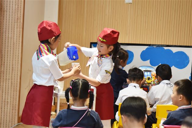 棠湖仁智幼儿园中班组主题探究课程活动开放日 (6).JPG