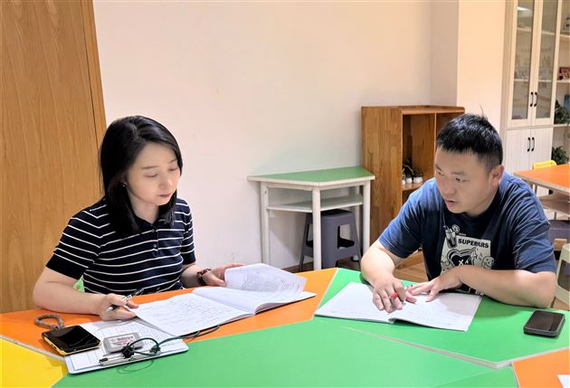 棠外高中班主任名师工作坊开展“积极心理学视角下的班会课探索与实践”活动