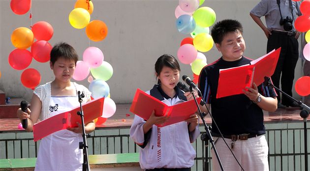 朗读怎么搭音乐_董卿朗读者图片