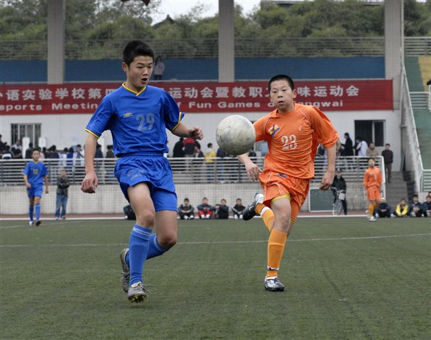 辽宁青少年男子足球队访问棠中外语学校(二)